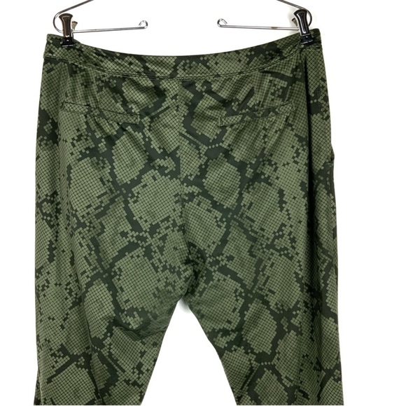 Lululemon Jet Crop Pant (Slim) *Luxtreme - Picture 10 of 15